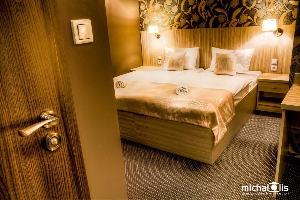 Aviator Hotel Restauracja & Spa Pabianice Eksteriør bilde