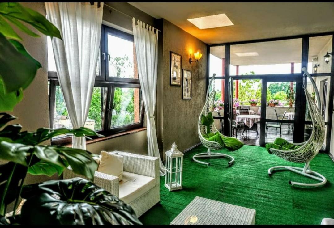 Aviator Hotel Restauracja & Spa Pabianice Eksteriør bilde