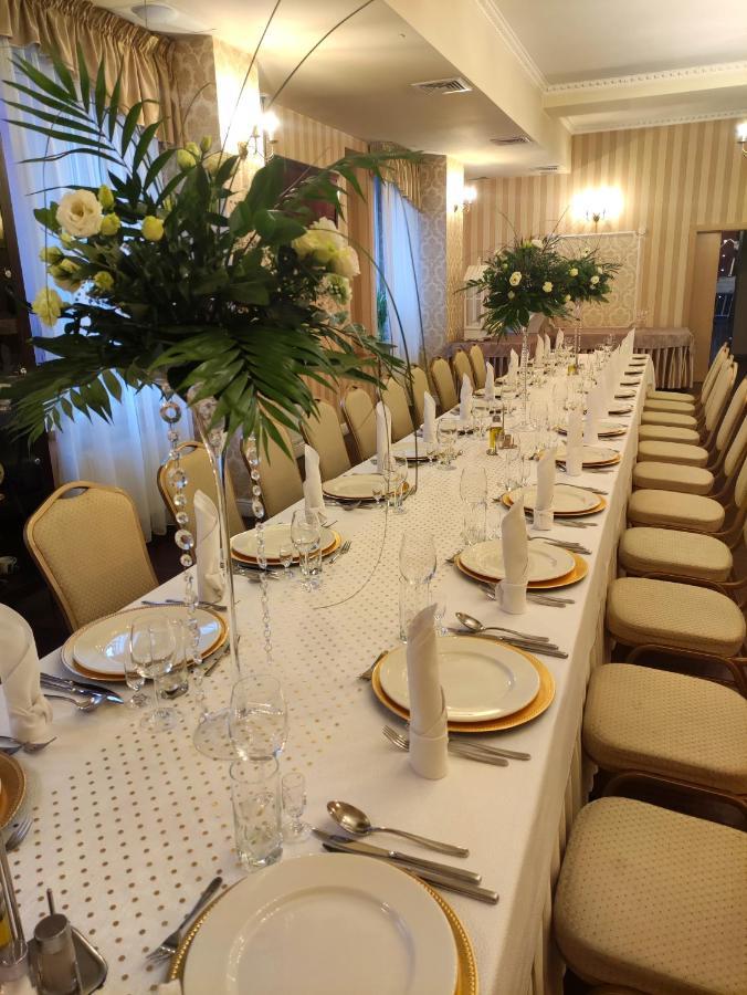 Aviator Hotel Restauracja & Spa Pabianice Eksteriør bilde