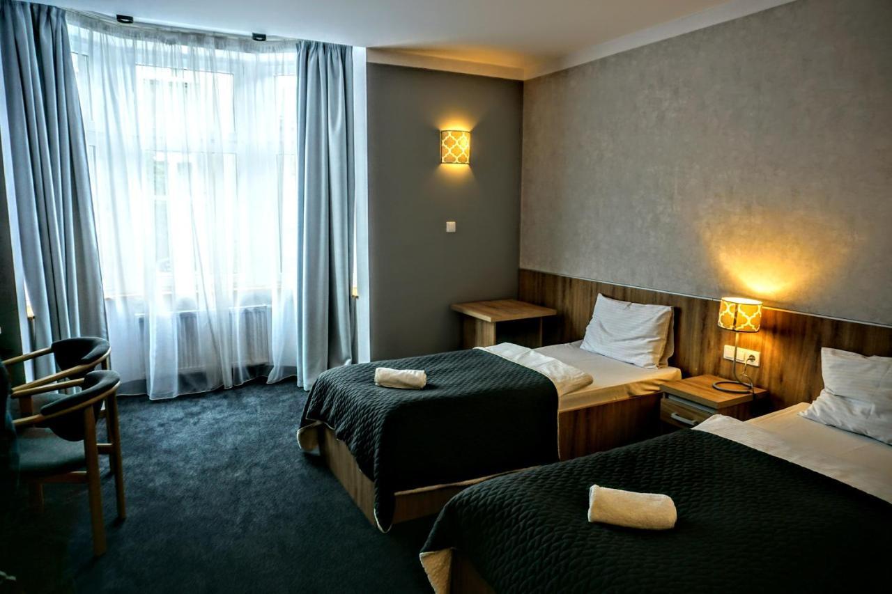 Aviator Hotel Restauracja & Spa Pabianice Eksteriør bilde