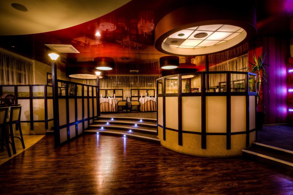 Aviator Hotel Restauracja & Spa Pabianice Eksteriør bilde